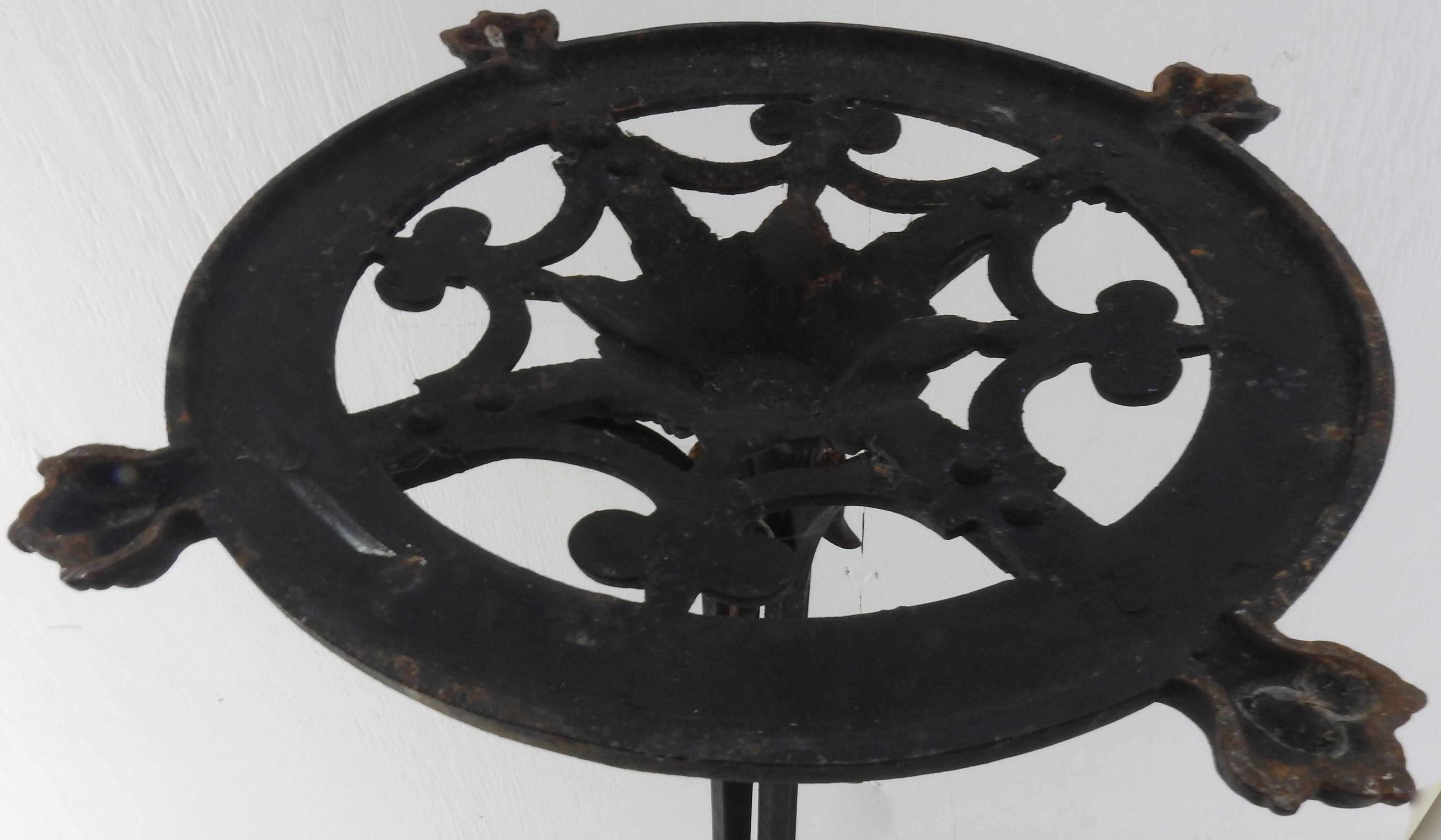 Wrought Iron Plant Stand with Rings Victorian, Late 19th Century For Sale 5