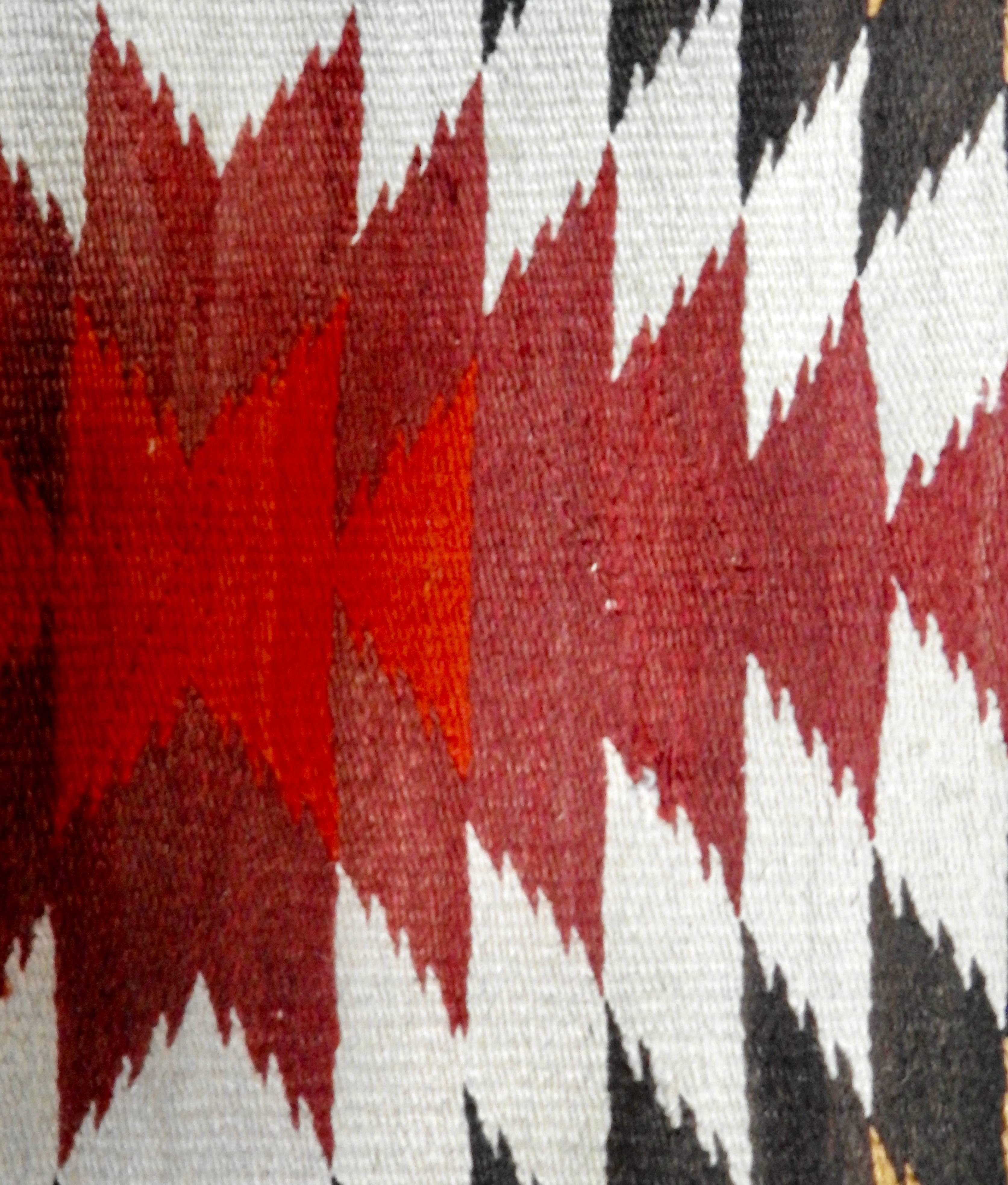 Navajo Eye Dazzler Woven Rug, circa 1940s For Sale 1