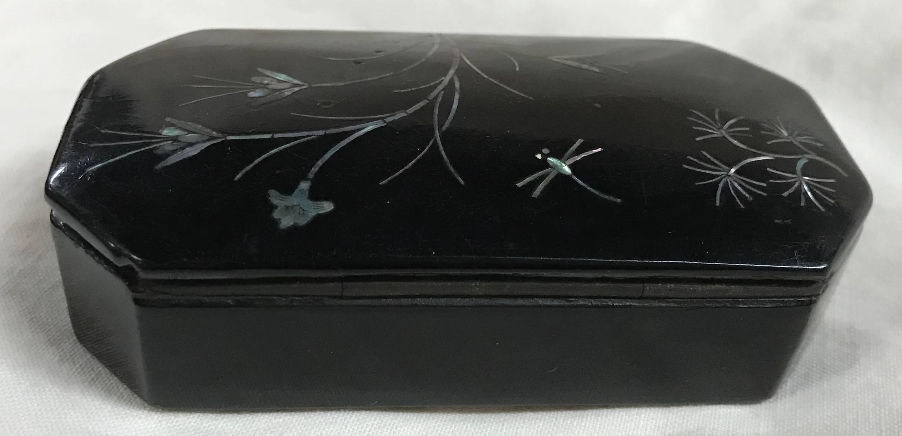 Art Deco Mother of Pearl Flowers and Dragonfly on Asian Black Lacquer Snuff Box