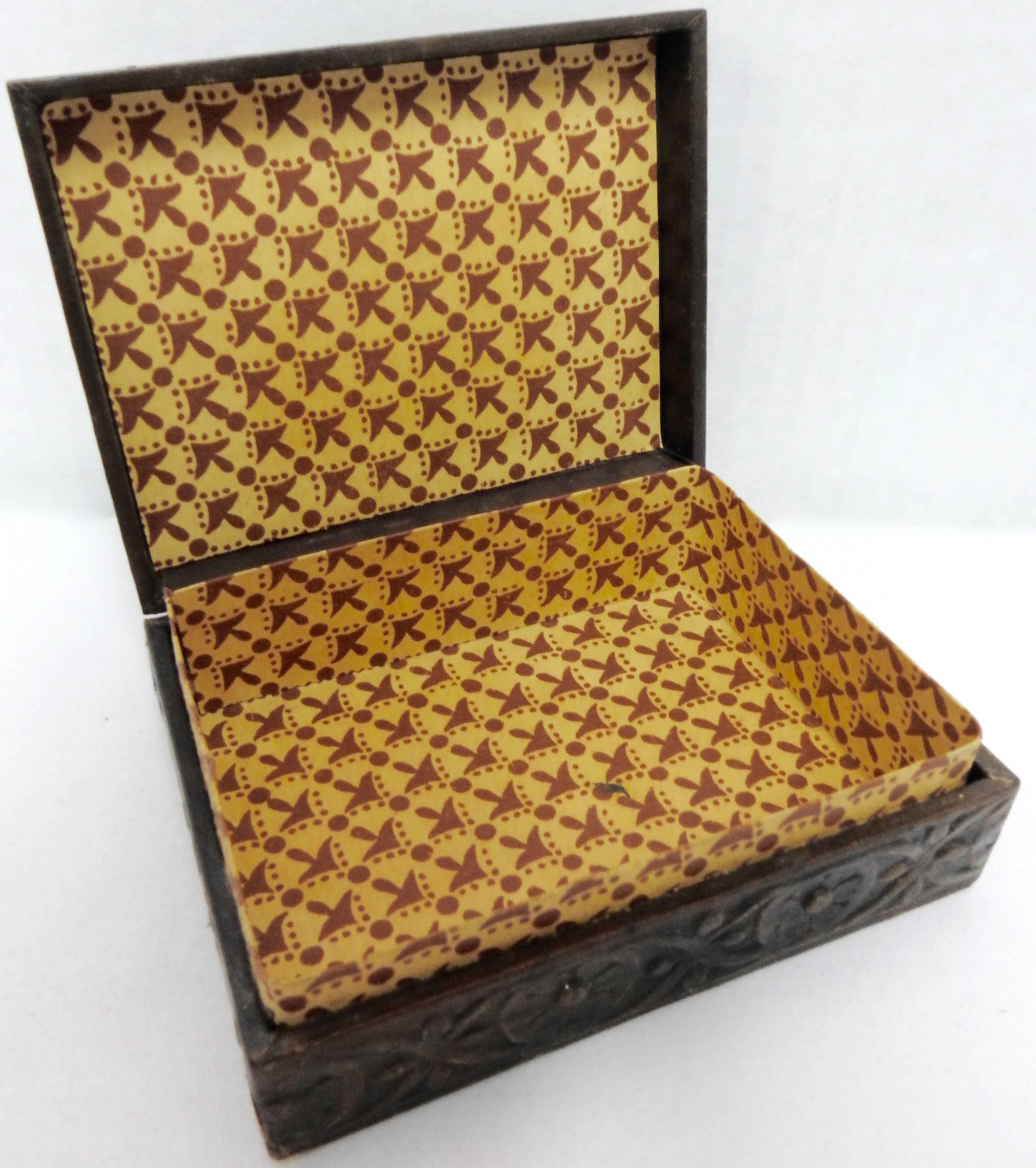 Italian Leather Box with Celebration Art Deco For Sale 2