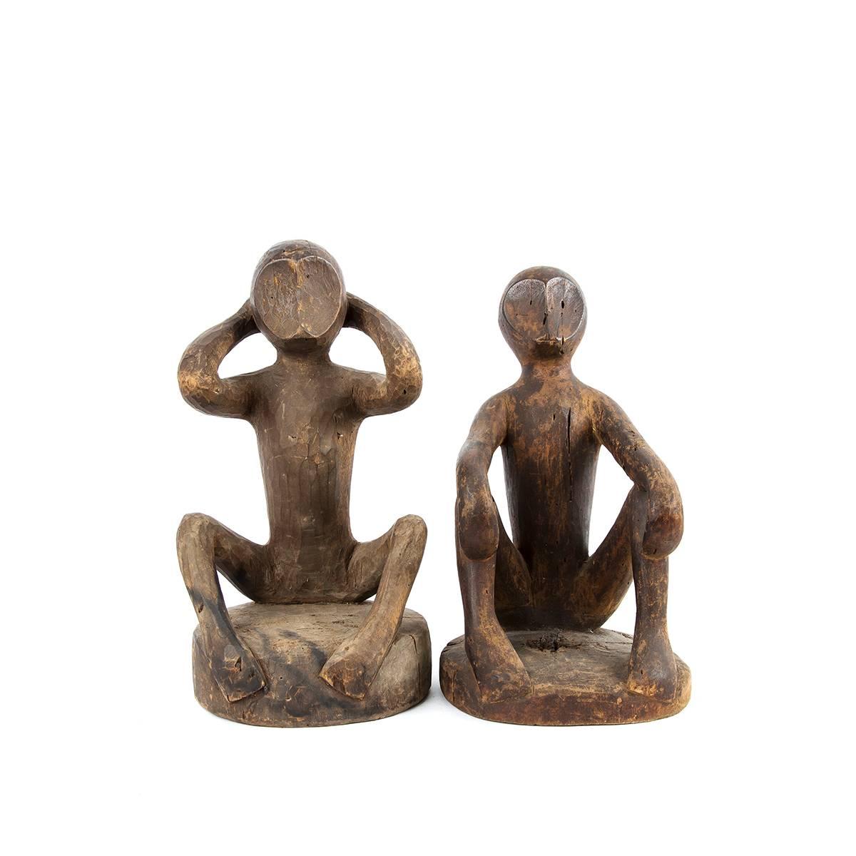 Wood Hand Carved Sitting Monkey Primitive Art from Asia For Sale