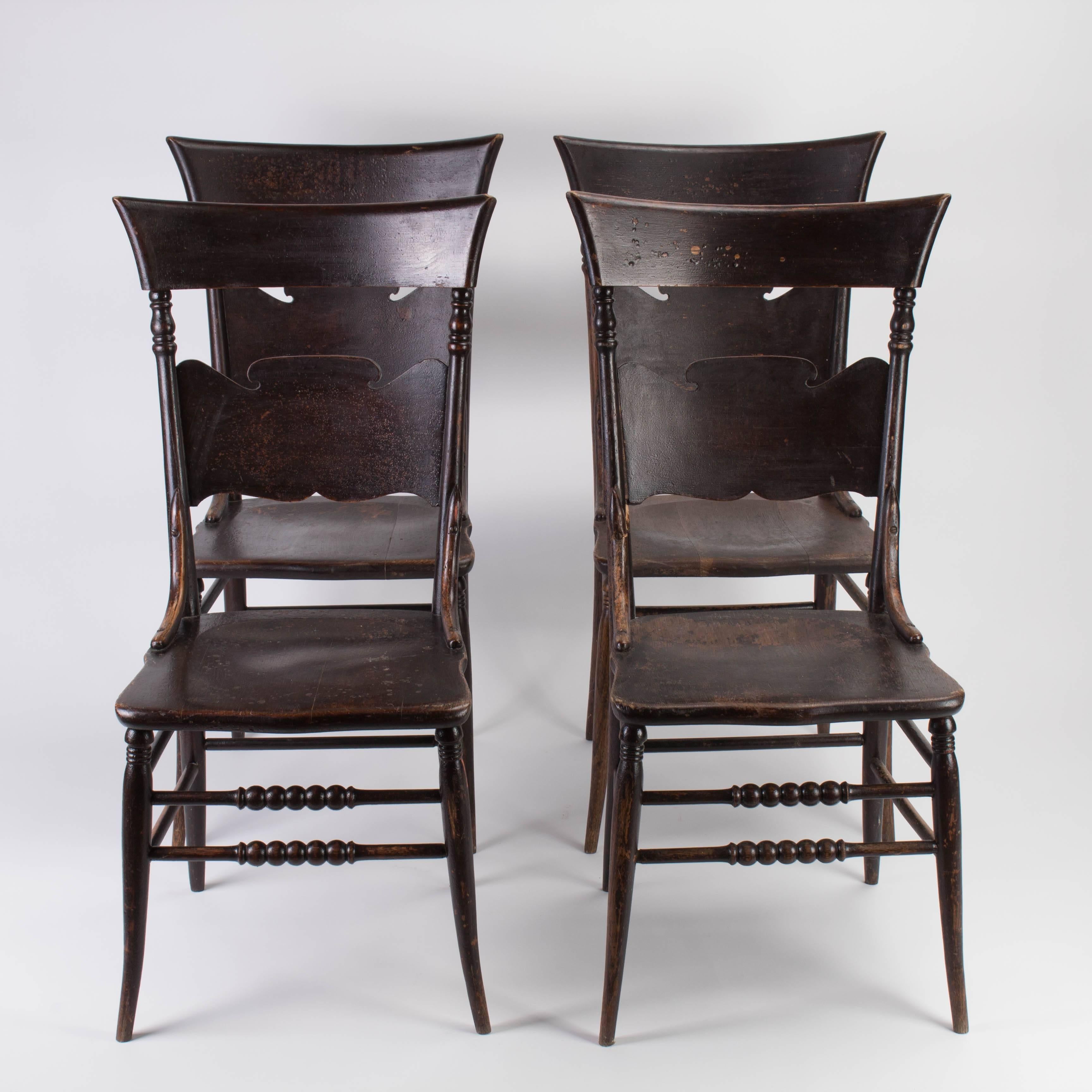 Four Oak Chairs In Good Condition In Notting Hill, GB