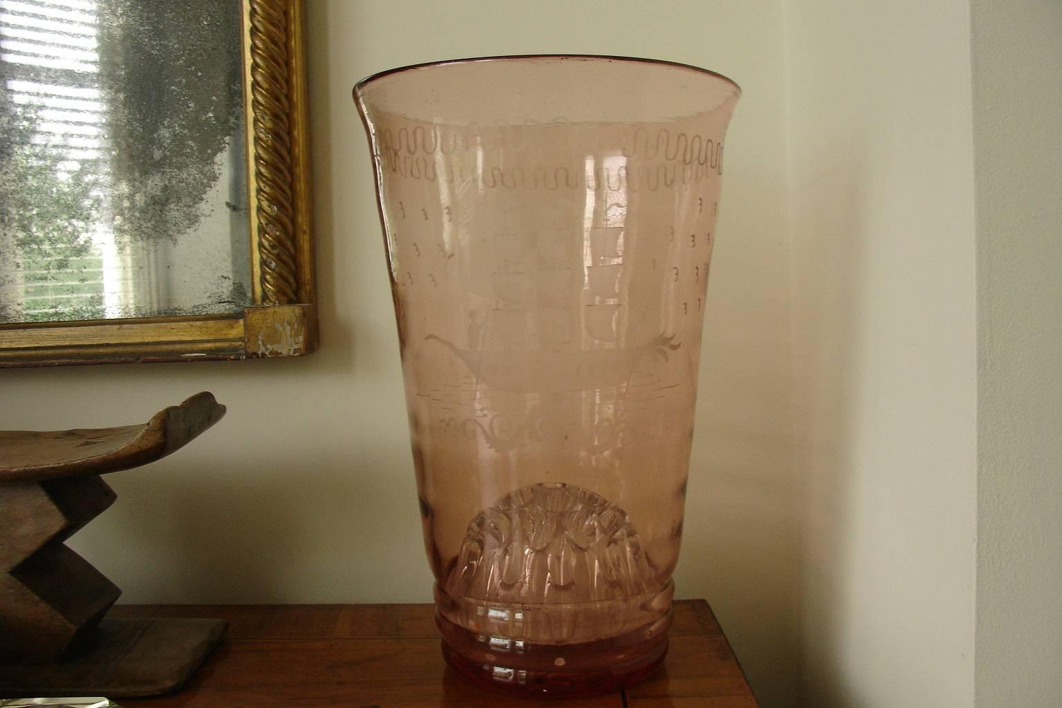 Tall Pink 1920s Glass Vase with Hand Etched/Engraved Ships Detail For Sale 1