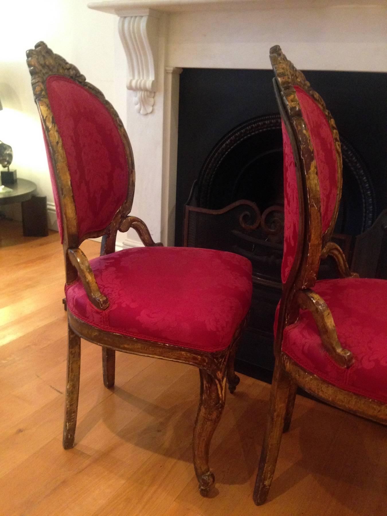 Pair of 18th Century Italian Baroque Giltwood Chairs Upholstered in Damask For Sale 4