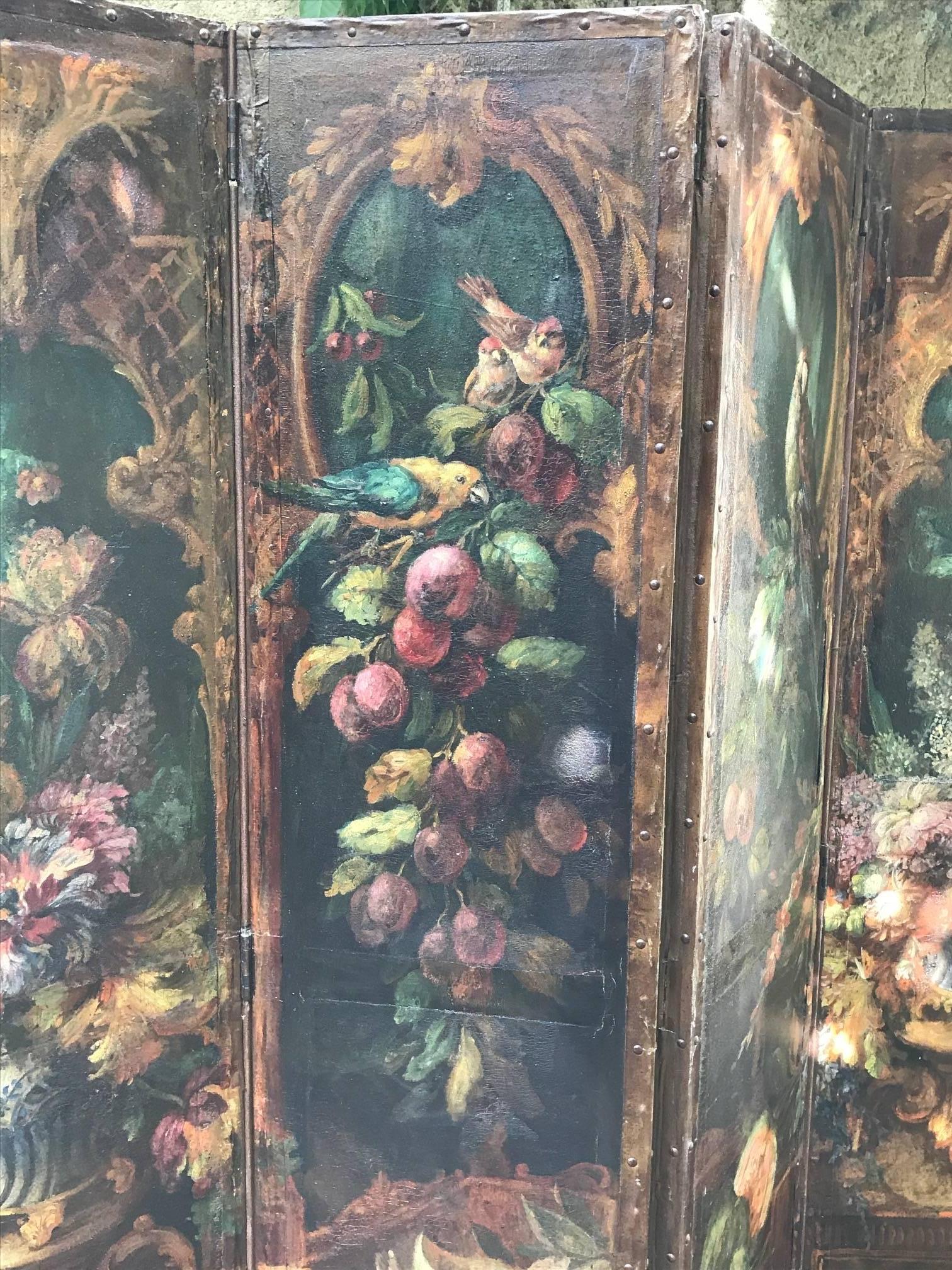 Early 19th Century Leather Painted Screen with Birds and Foliage In Good Condition For Sale In London, GB