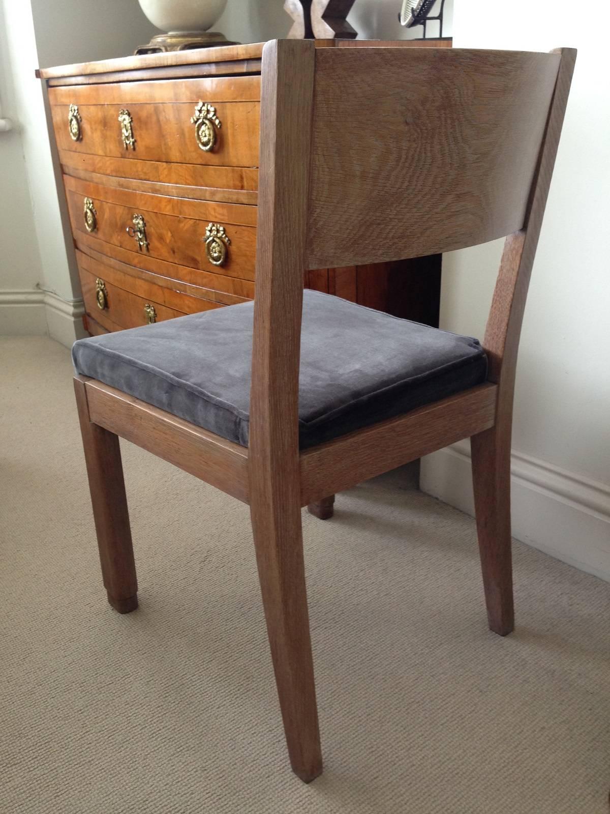 Mid-Century Modern 1940s French Limed Oak Chair in the Style of Pierre Chareau Re-Upholstered For Sale