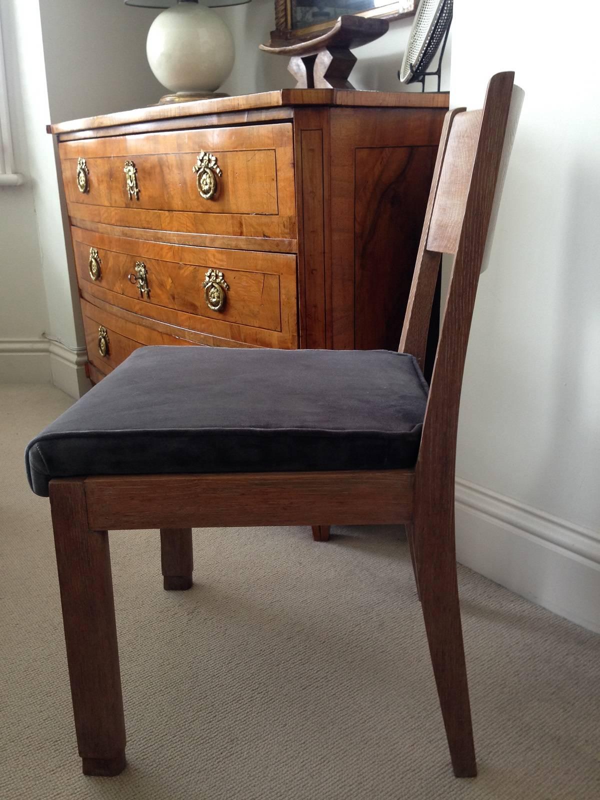 1940s French Limed Oak Chair in the Style of Pierre Chareau Re-Upholstered In Good Condition For Sale In London, GB