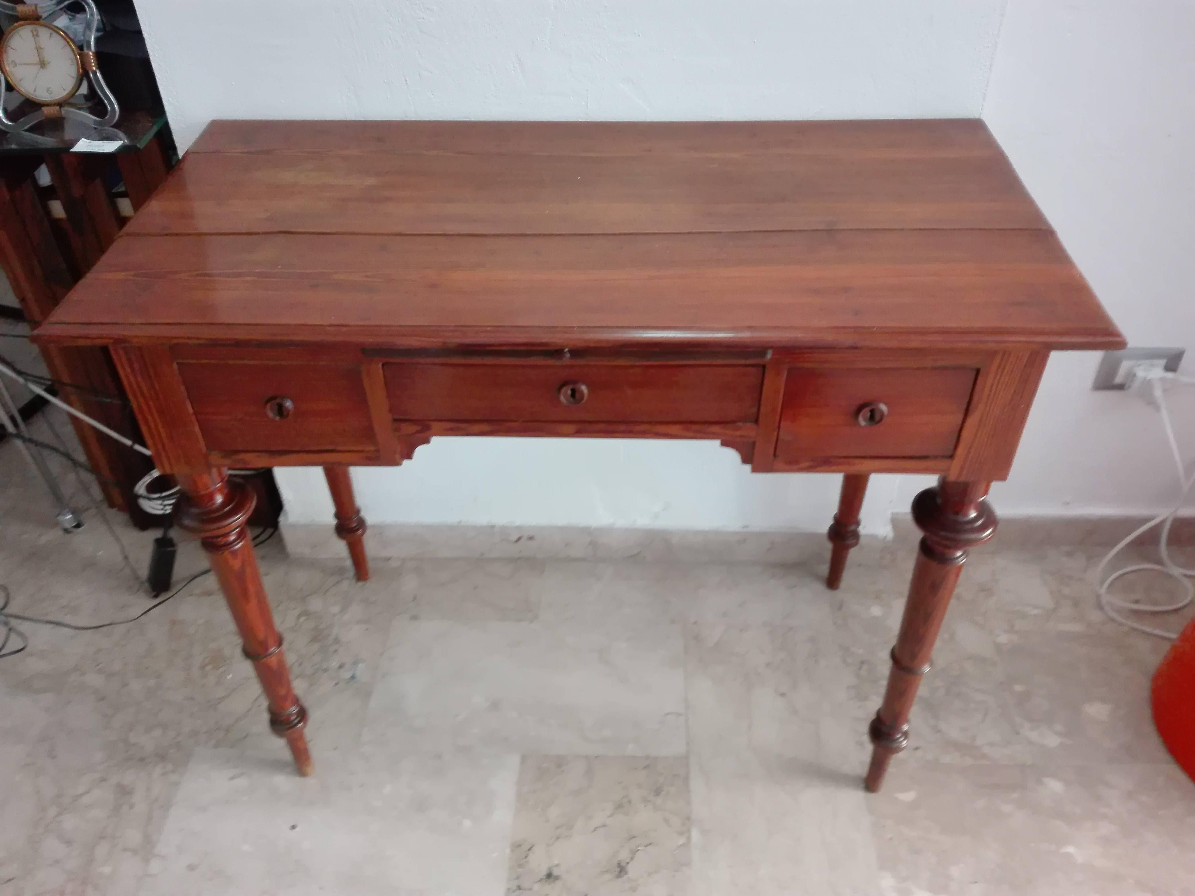 Late 19th Century Quality Walnut and Rosewood Tree Style Desk