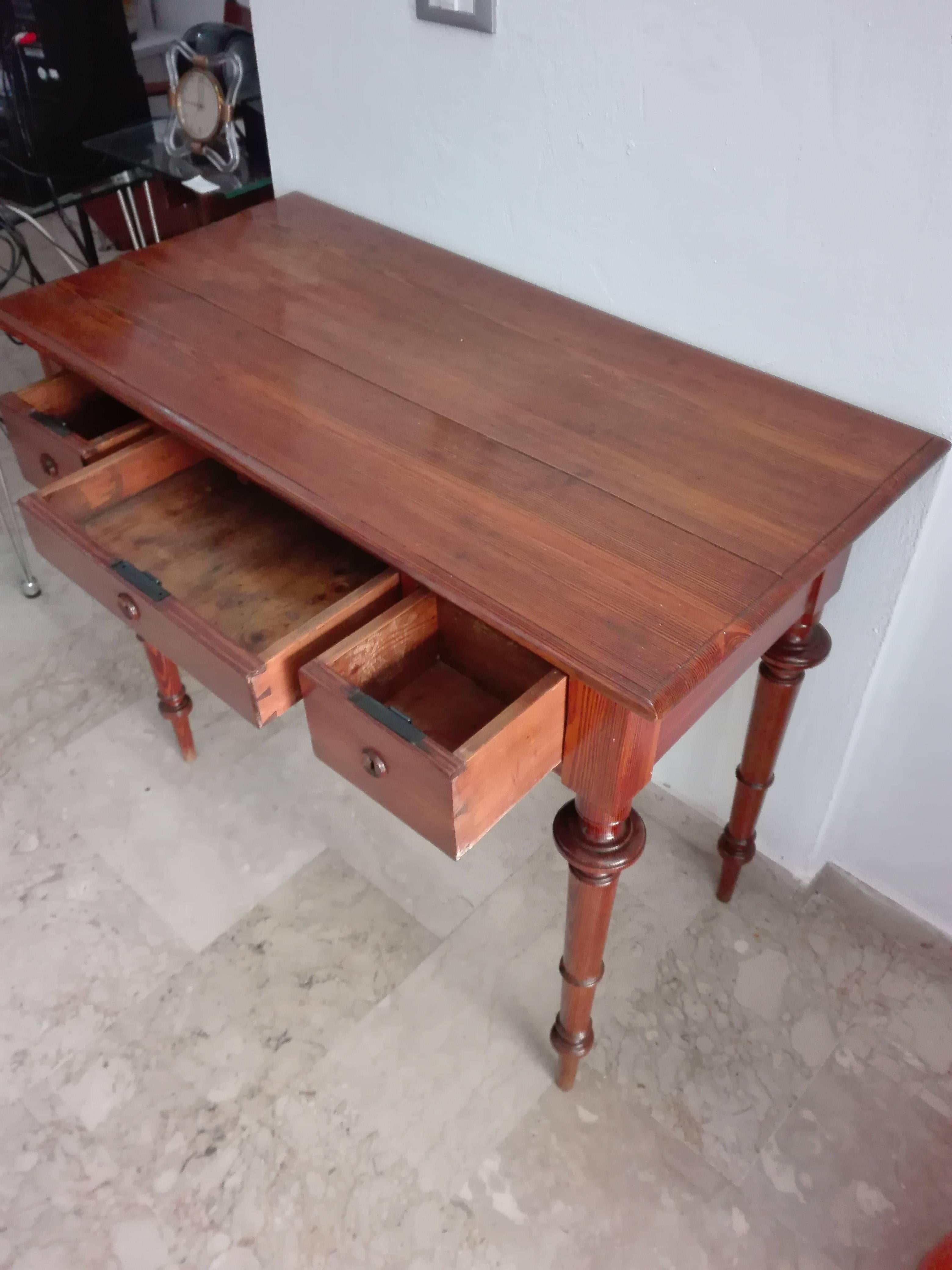Quality Walnut and Rosewood Tree Style Desk In Good Condition In Palermo, Italia