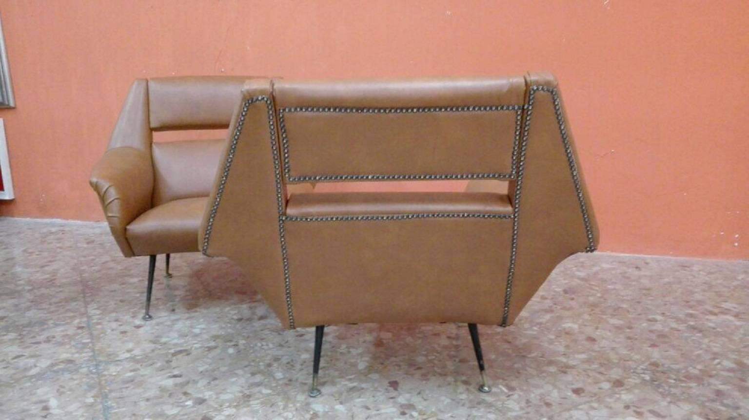 Mid-20th Century Sofa and Pair of Armchairs in Brown Leather and Italian Brass Legs by Gio Ponti