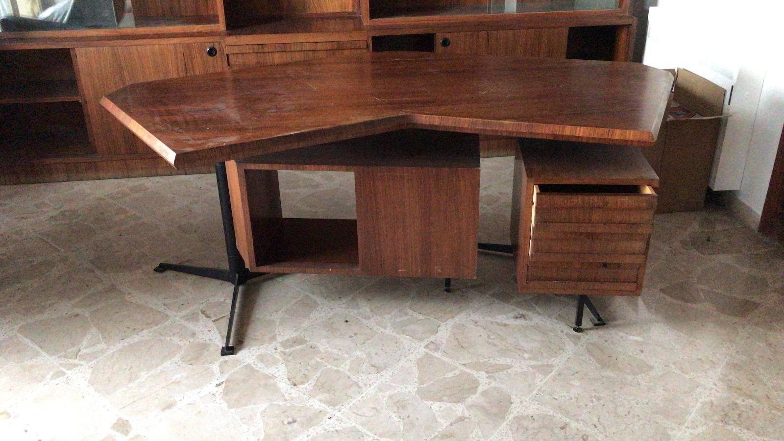 Mid-Century Modern Boomerang Osvaldo Borsani Desk Finished in Rosewood