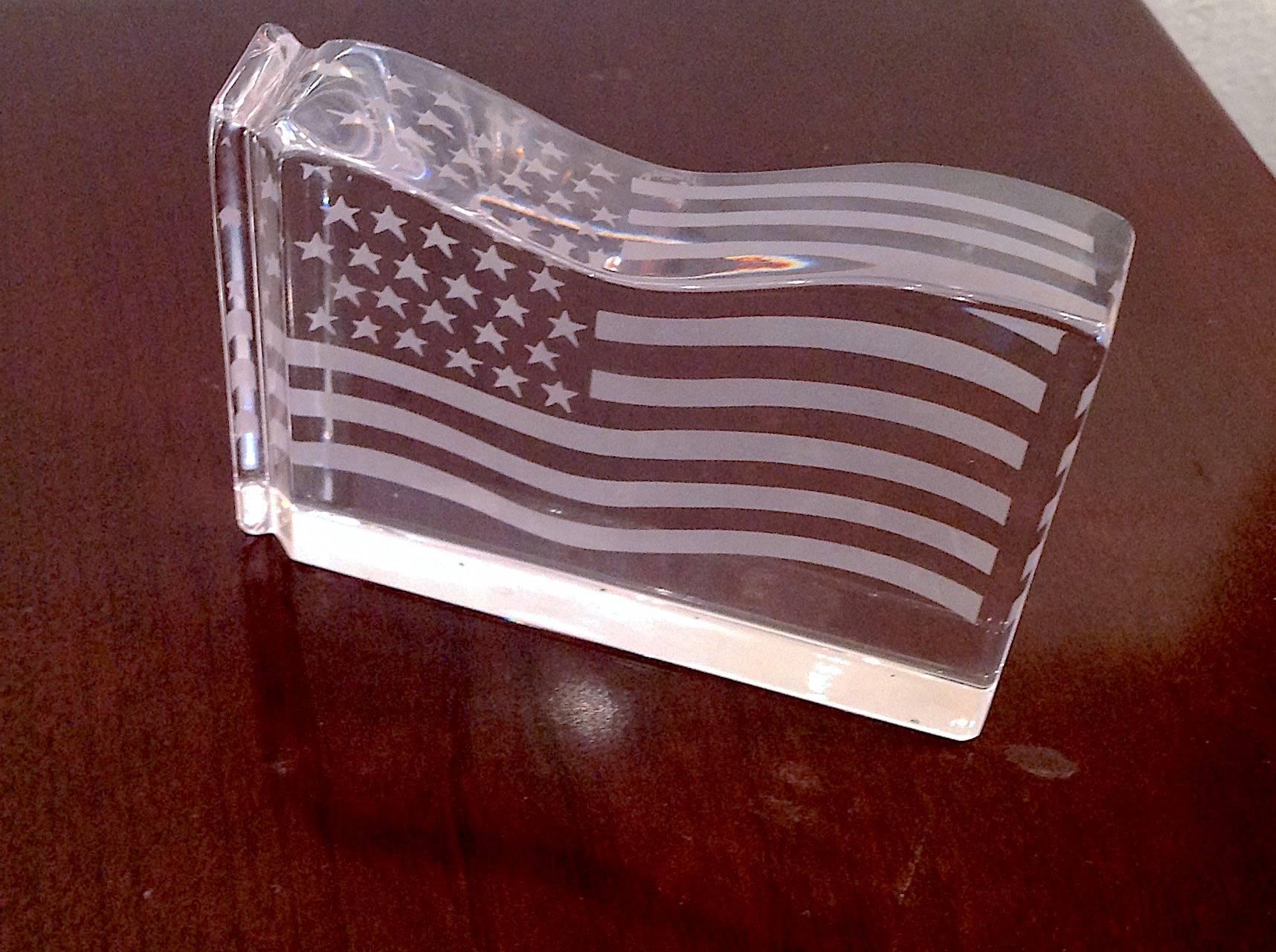 Tiffany & Co. American Flag Crystal Paperweight In Excellent Condition For Sale In Mobile, AL