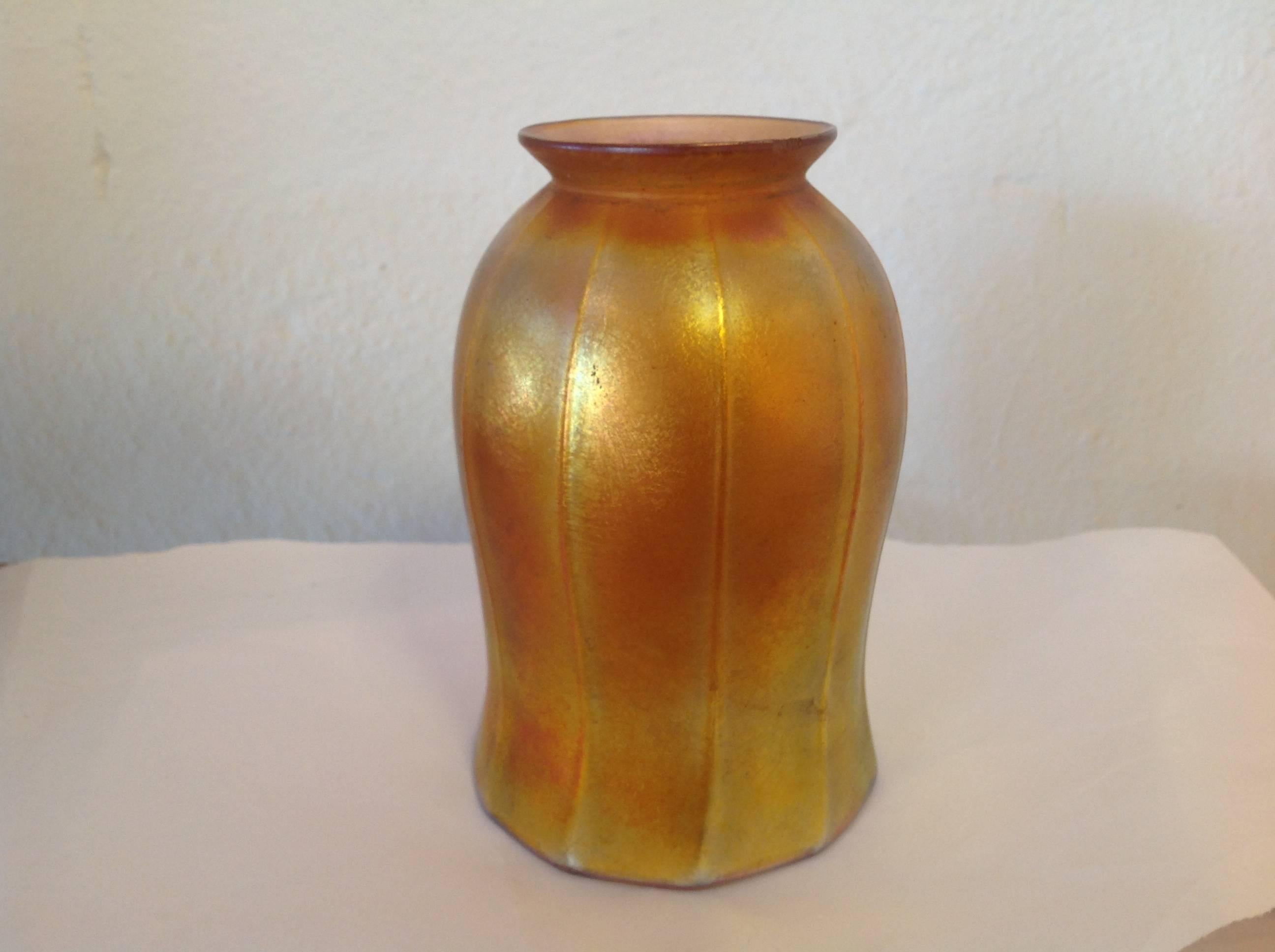Antique Adjustable Brass Desk Lamp with Lustre Art Glass Shade For Sale 1