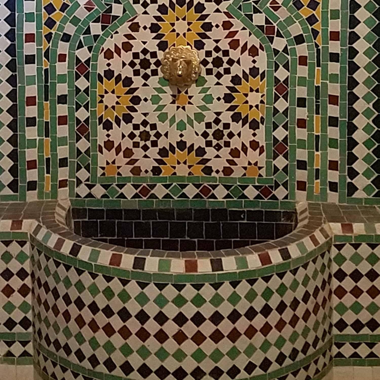 Beldia Style Moroccan Fountain, Mosaics In Excellent Condition For Sale In Orlando, FL