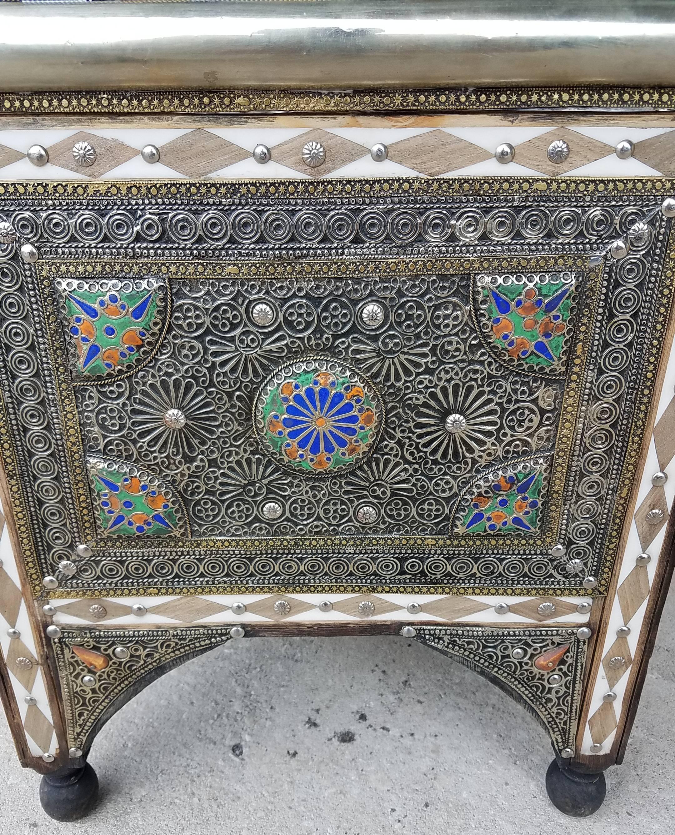 Ganza Metal Inlaid Moroccan Table, Marrakech In Excellent Condition For Sale In Orlando, FL