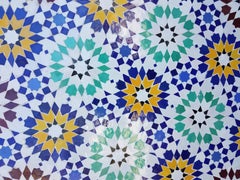 Table en mosaïque marocaine Beldia multicolore