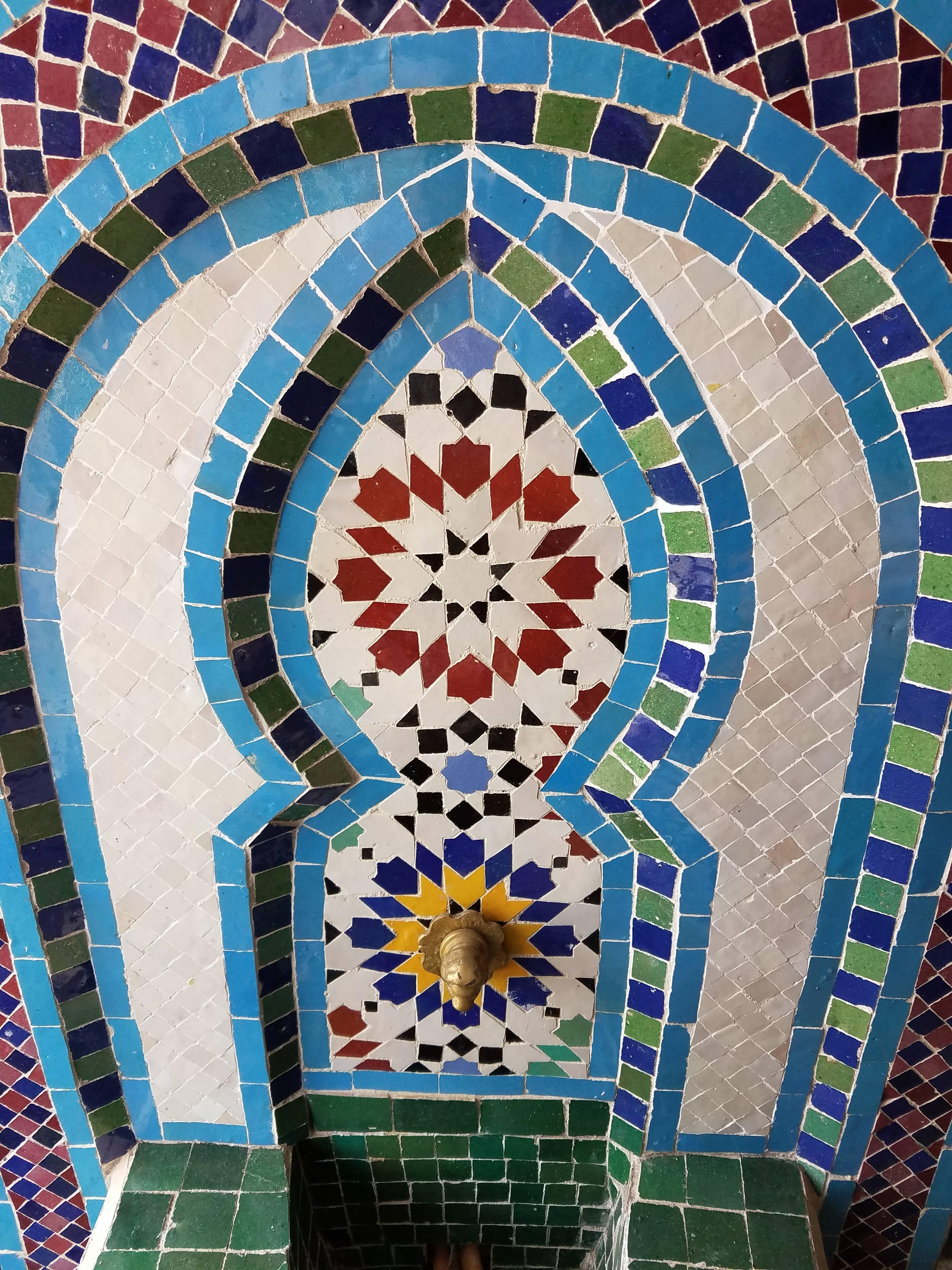 Very typical colorful Moroccan mosaic fountain handmade in Morocco. This fountain is usually found in courtyards and Riads all-over Morocco. It measures approximately 34