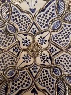 Decorative Metal Inlaid Moroccan Hand Painted Plate in Cobalt Blue / White