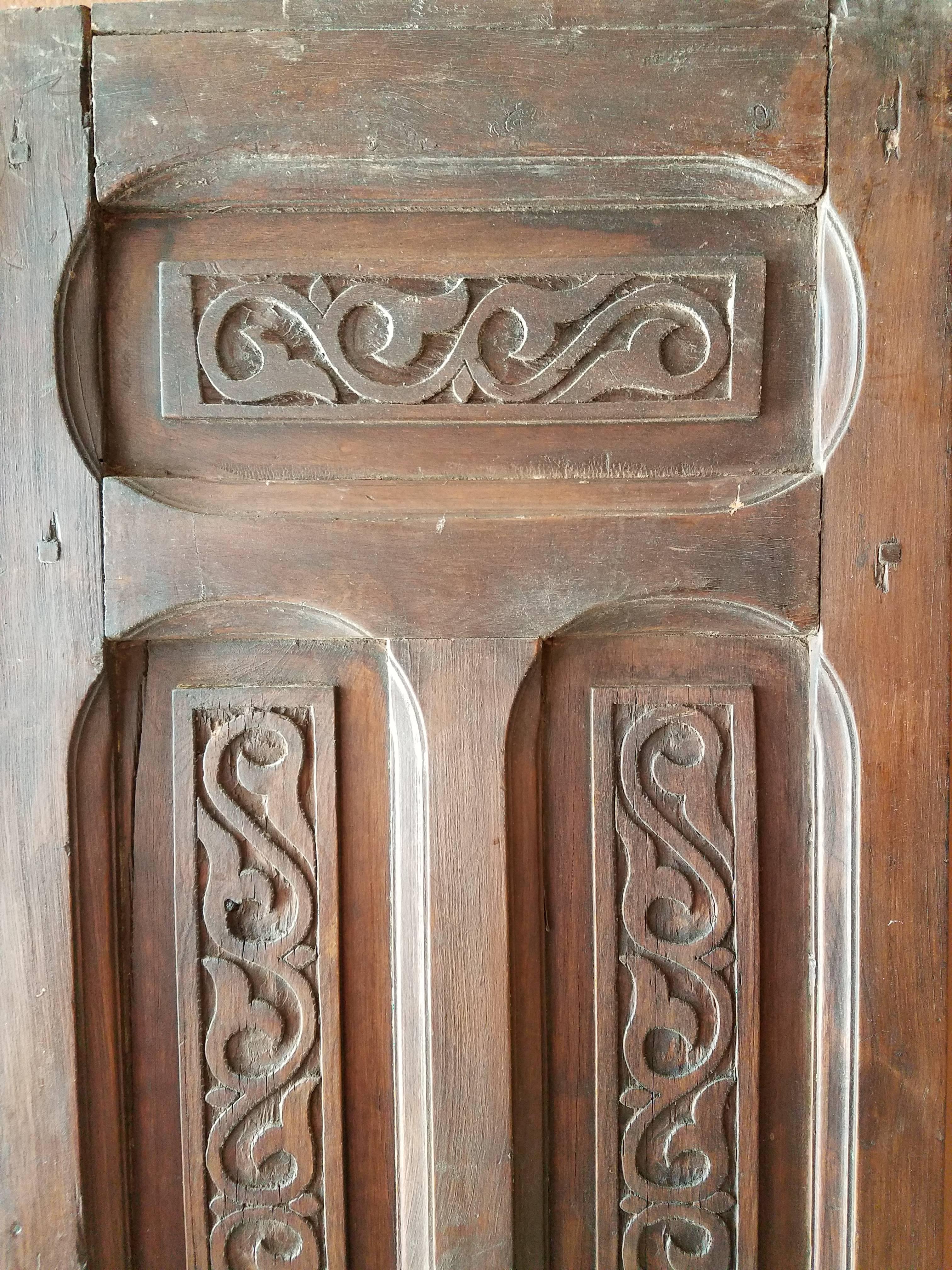 wooden motifs