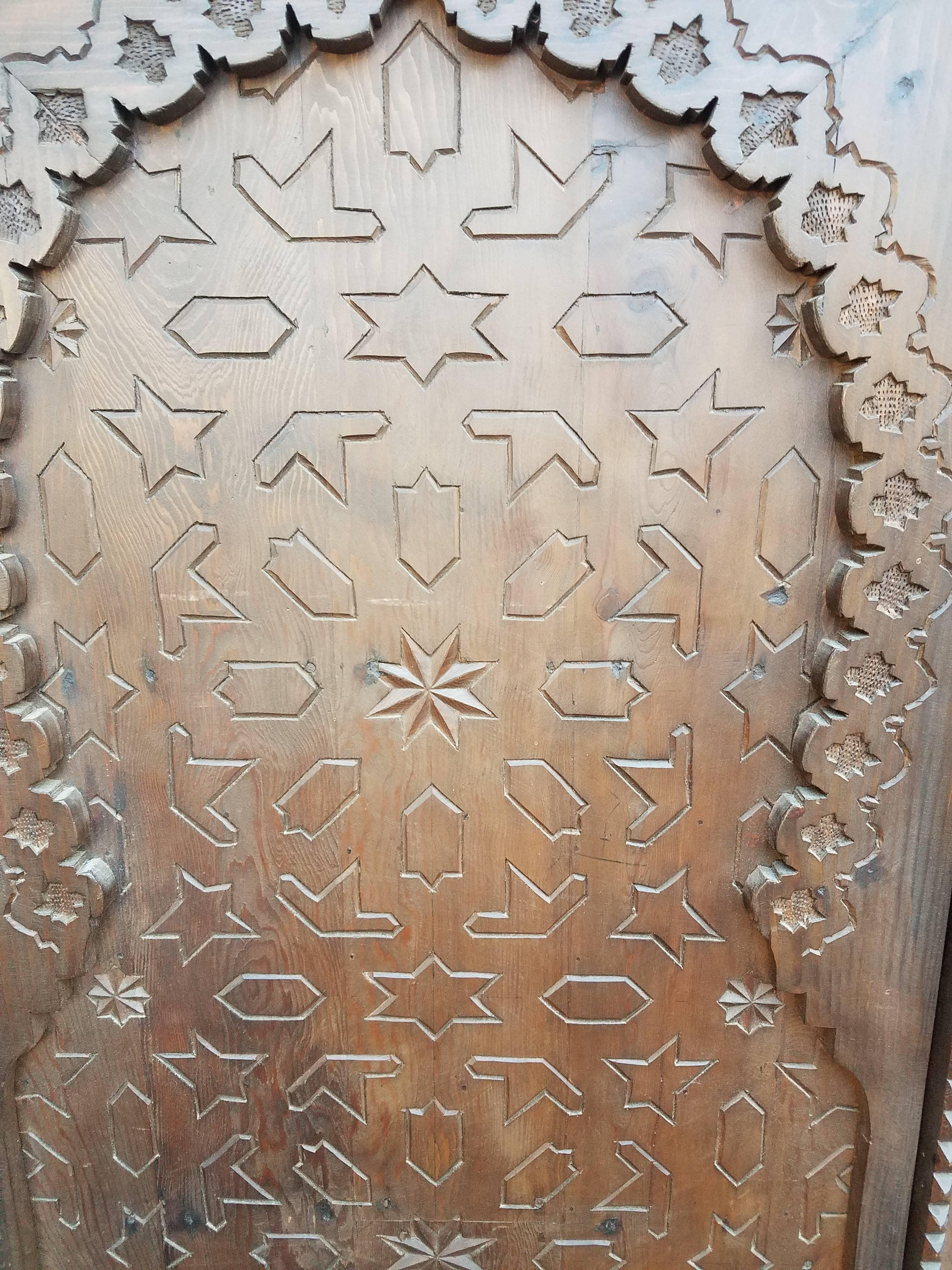 Old style single panel Berber Moroccan door measuring just around 87 in height and 30 in width. Beautiful add-on to your Décor, or use it as a functional door. Made of Moroccan cedar wood.
 