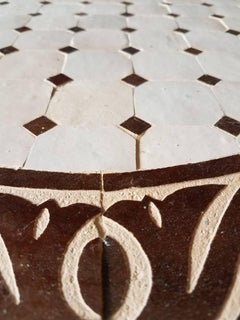 Table mosaïque marocaine brune / blanche de 24"" - CR4