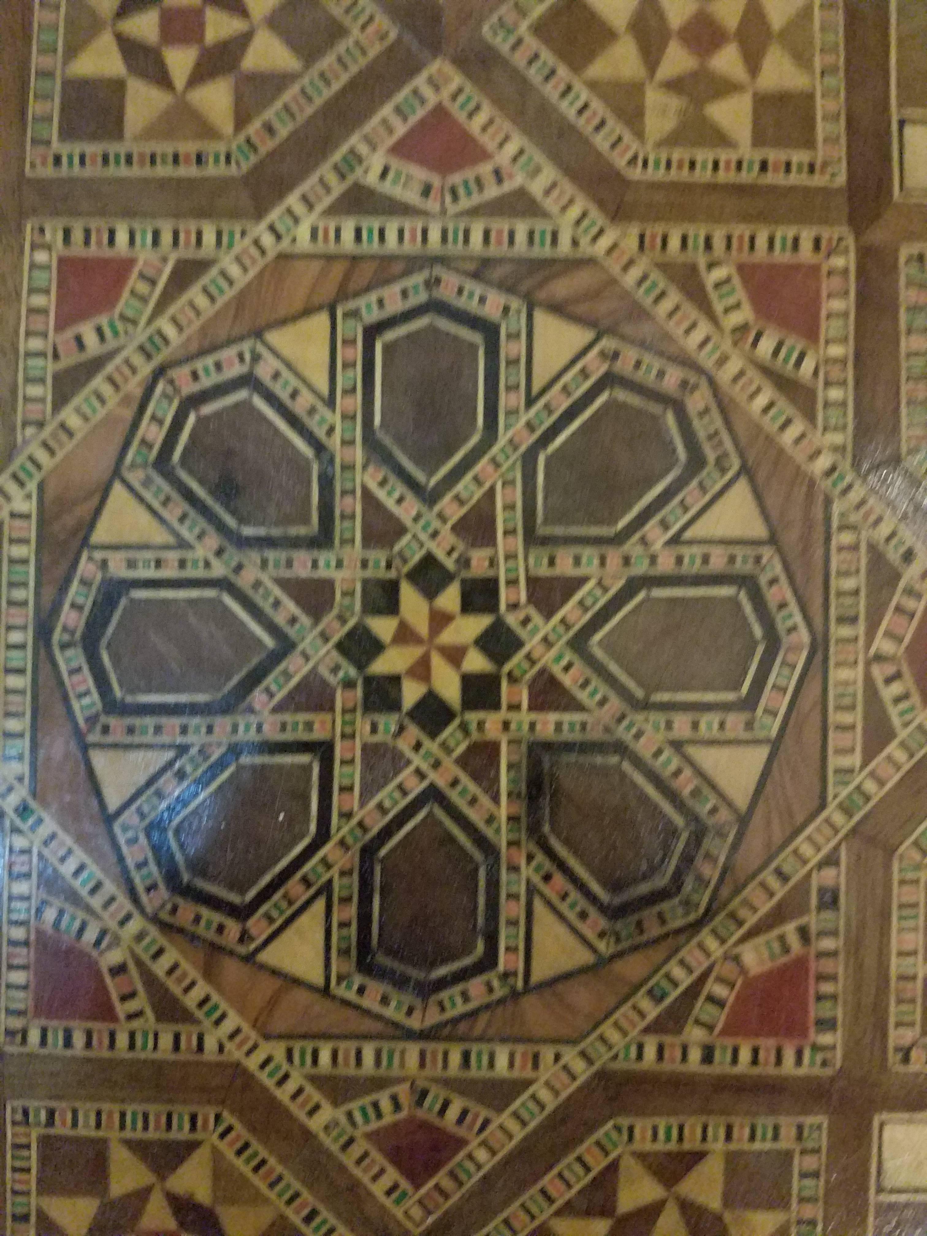 Syrian Moroccan Marquetry Side Table Walnut Wood In Excellent Condition For Sale In Orlando, FL
