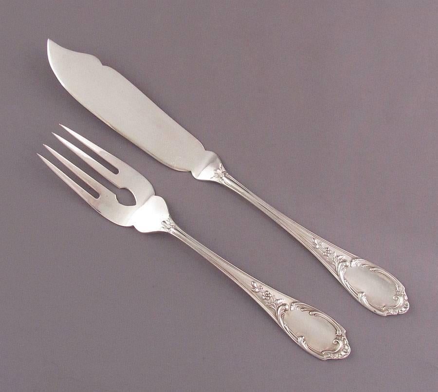 Italian .800 Silver Fish Service In Excellent Condition For Sale In Vancouver, BC