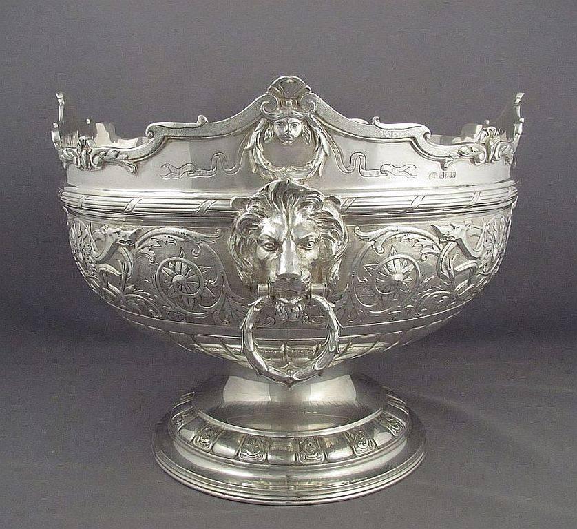 Edwardian Sterling Silver Monteith Bowl In Excellent Condition For Sale In Vancouver, BC