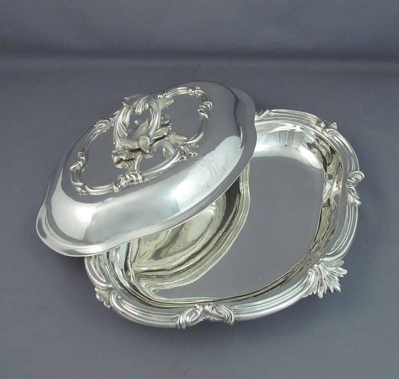 Pair of Victorian Sterling Silver Entree Dishes For Sale 2