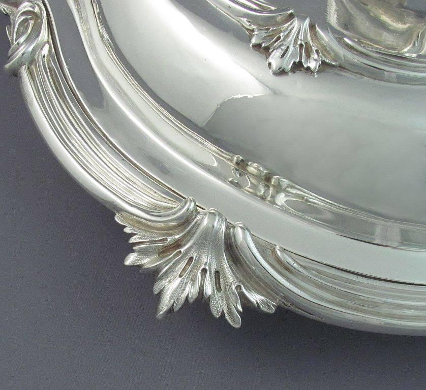 Pair of Victorian Sterling Silver Entree Dishes For Sale 3