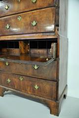 Coffre sur coffre unique de style géorgien I avec bureau intégré, vers 1720