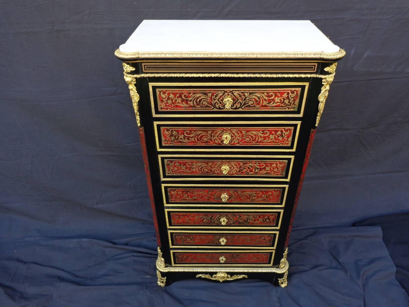 Secretary in Boulle marquetrym Period Napoleon III, perfect condition.
Cabinet with large size, opening by four drawers and one flap.
Beautiful marquetry work, elegant and refined, with tortoiseshell very keen and very red.
White marble