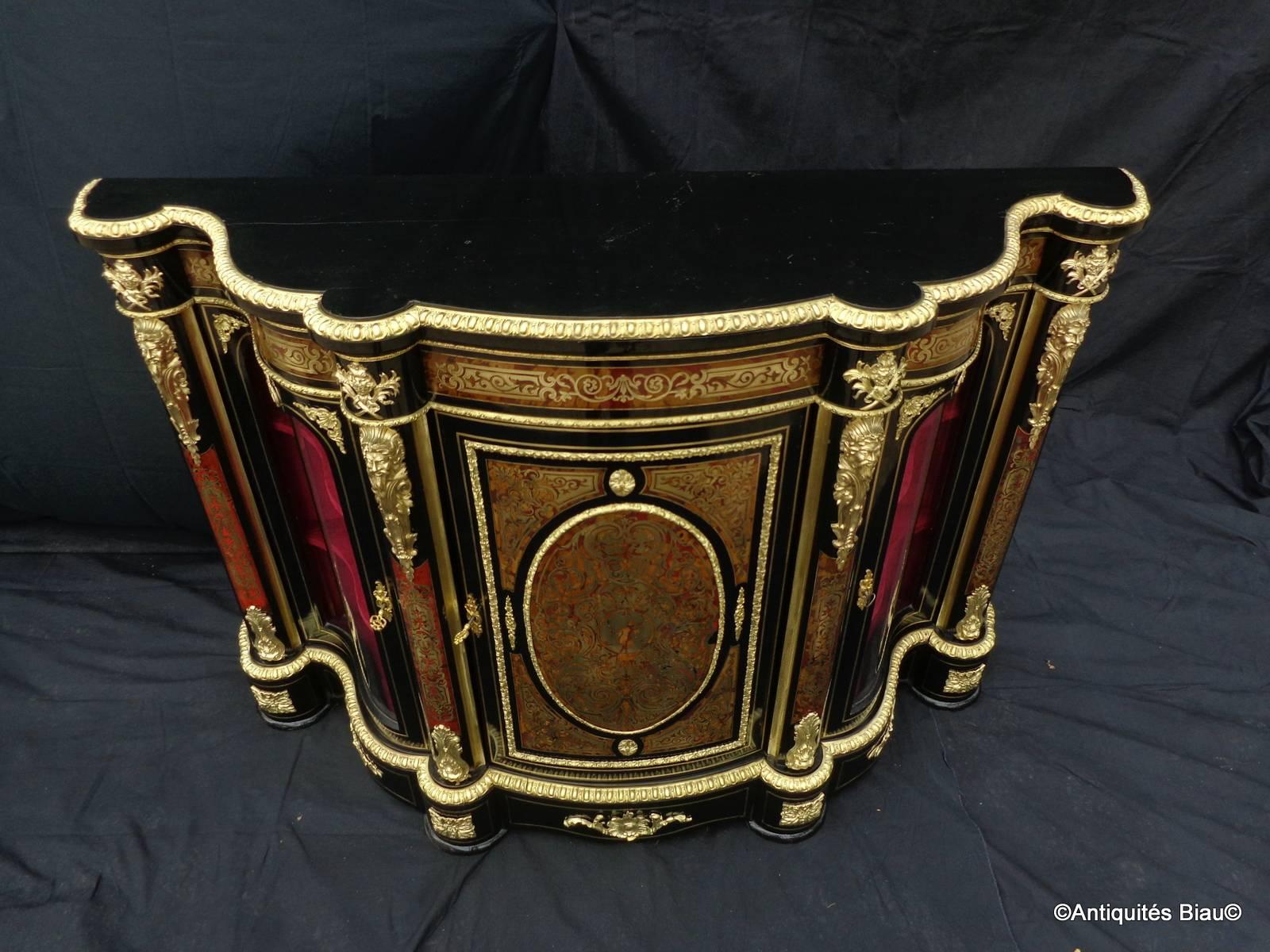 Mid-19th Century Impressive French Credenza with Three Doors in Marquetry Boulle, 19th Century For Sale