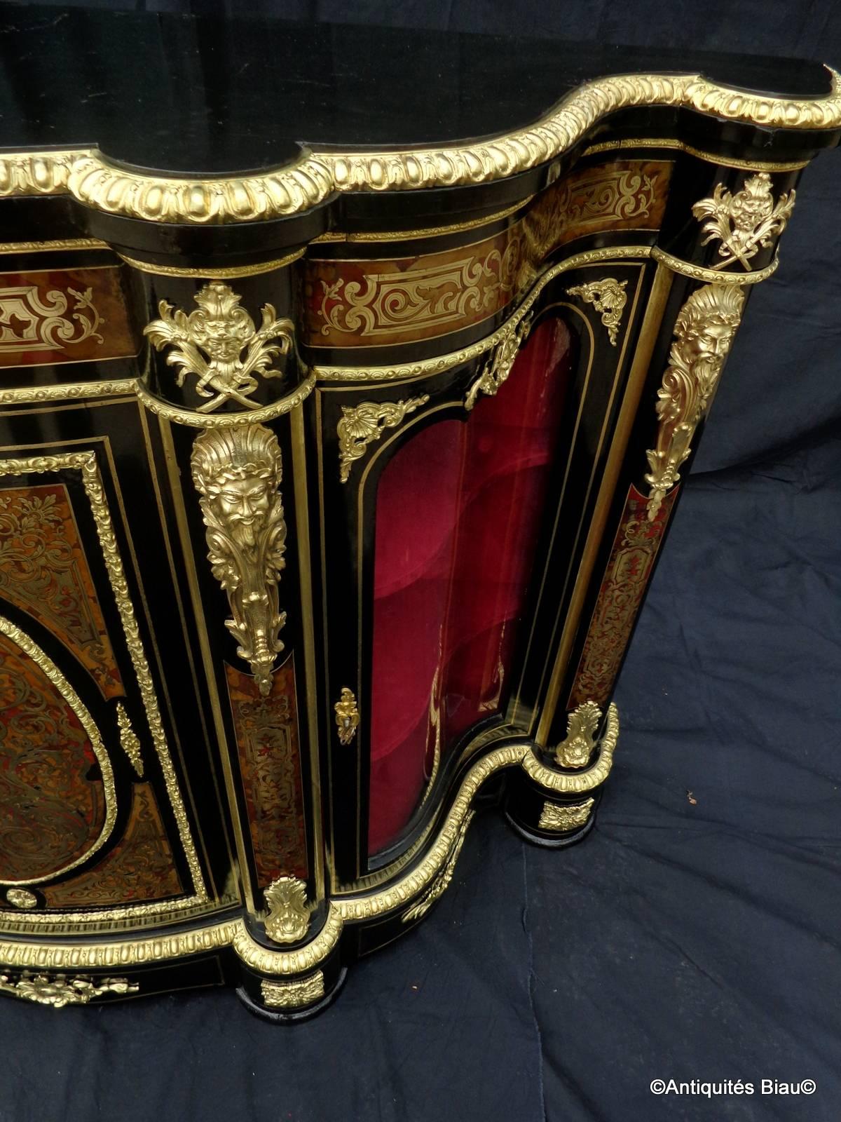 Impressive French Credenza with Three Doors in Marquetry Boulle, 19th Century For Sale 2