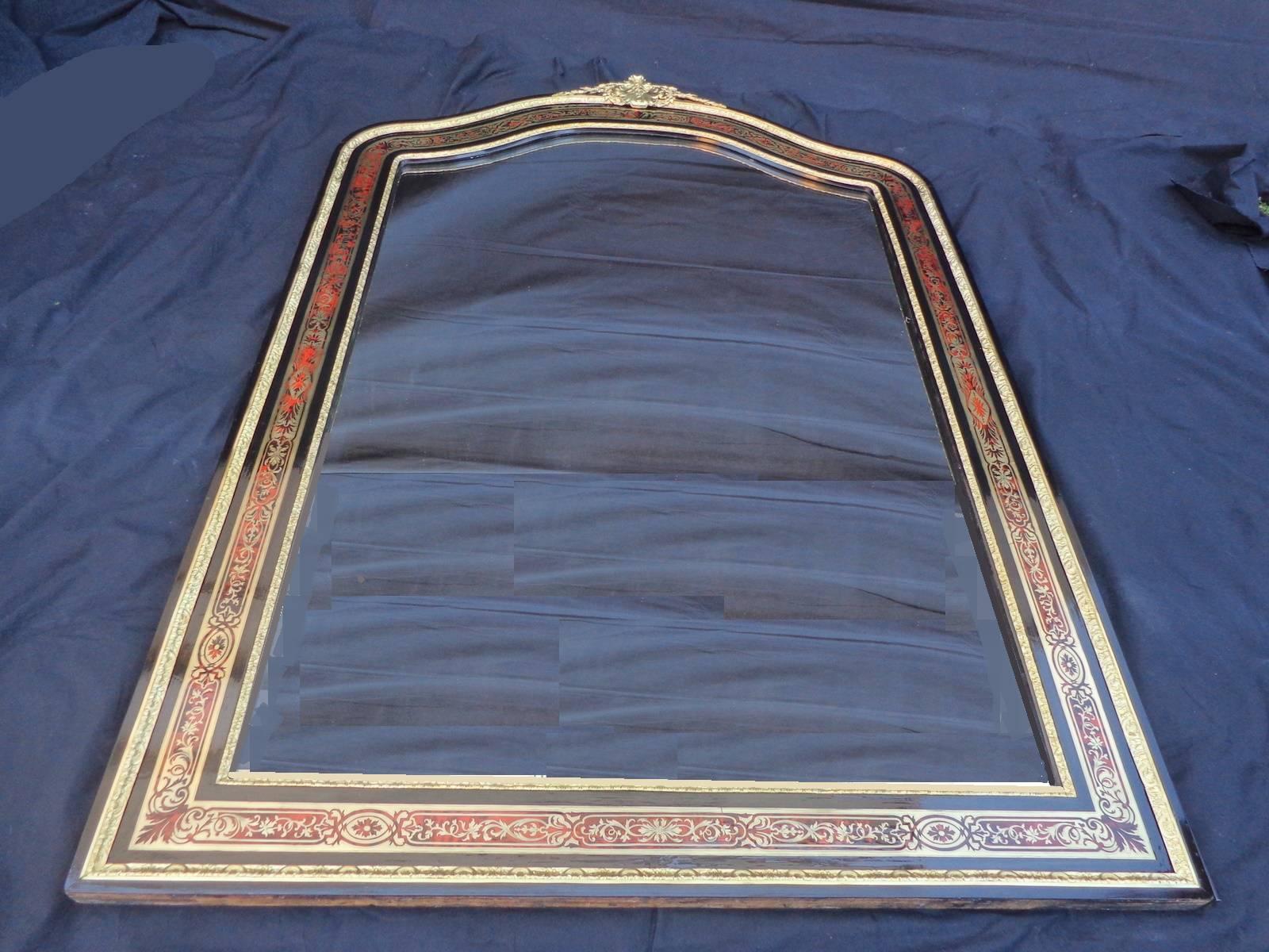 Incredible mirror of 1,90 meters in boulle marquetry,

Napoleon III period.

Perfect condition.

The mercury mirror is original and in perfect condition.
Gilt bronze ingot molds and pediment with shells.
Original back.
 

Dimensions (in