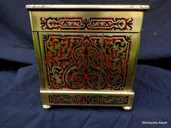 Tantalus Box in Boulle Marquetry Napoleon III Period Crystal Golden Complete