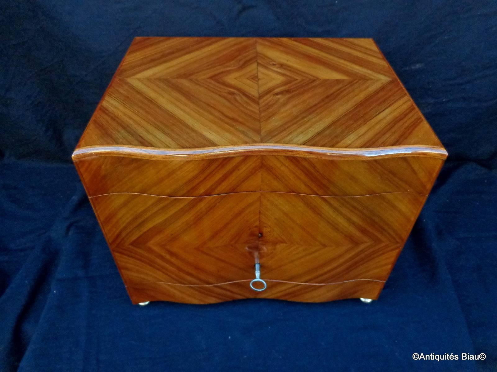 Tantalus Box in Rosewood Marquetry with Crystal Complete, Napoleon III Period 1