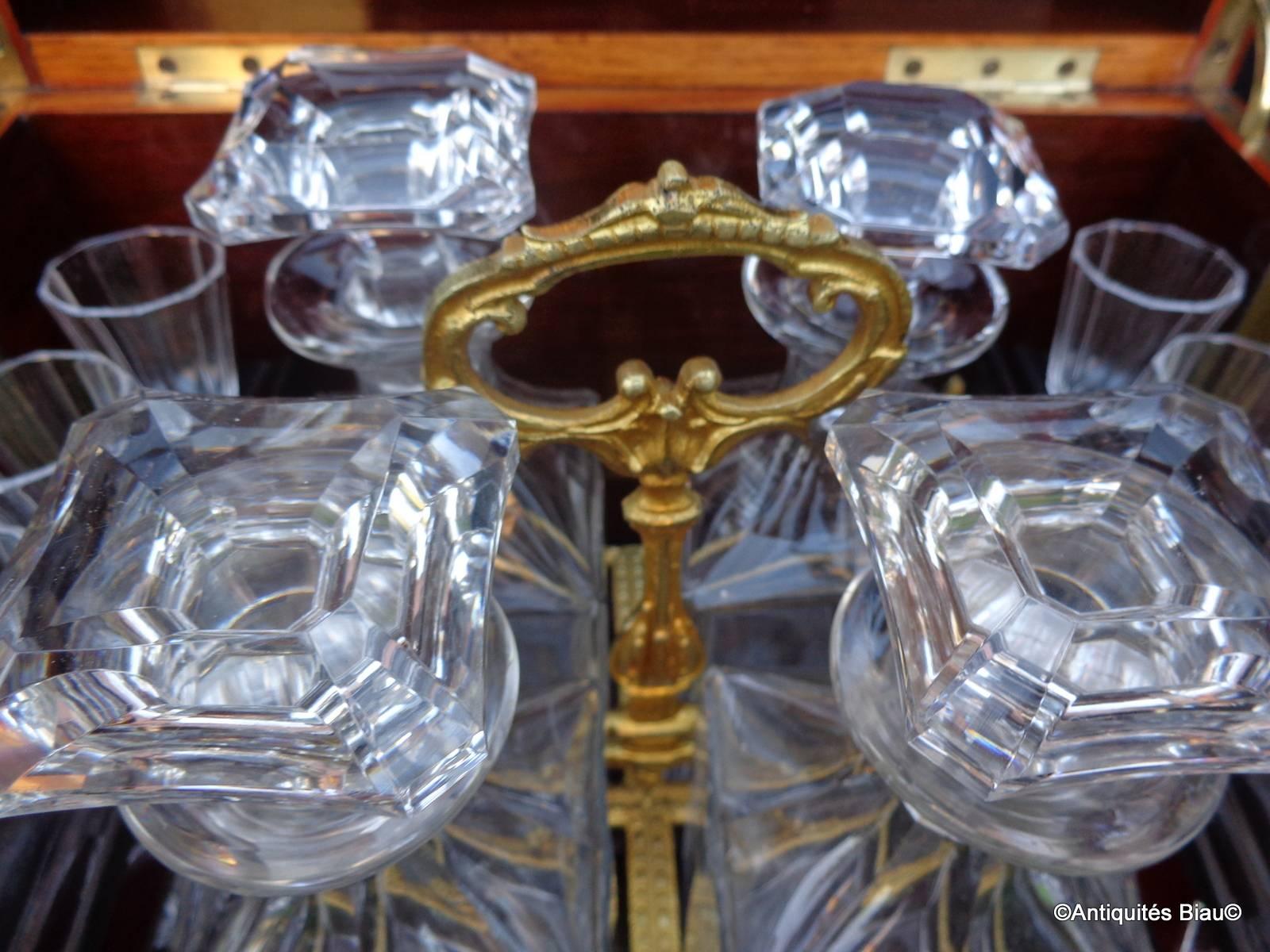 Tantalus Box in Rosewood Marquetry with Crystal Complete, Napoleon III Period In Excellent Condition In Manduel, FR