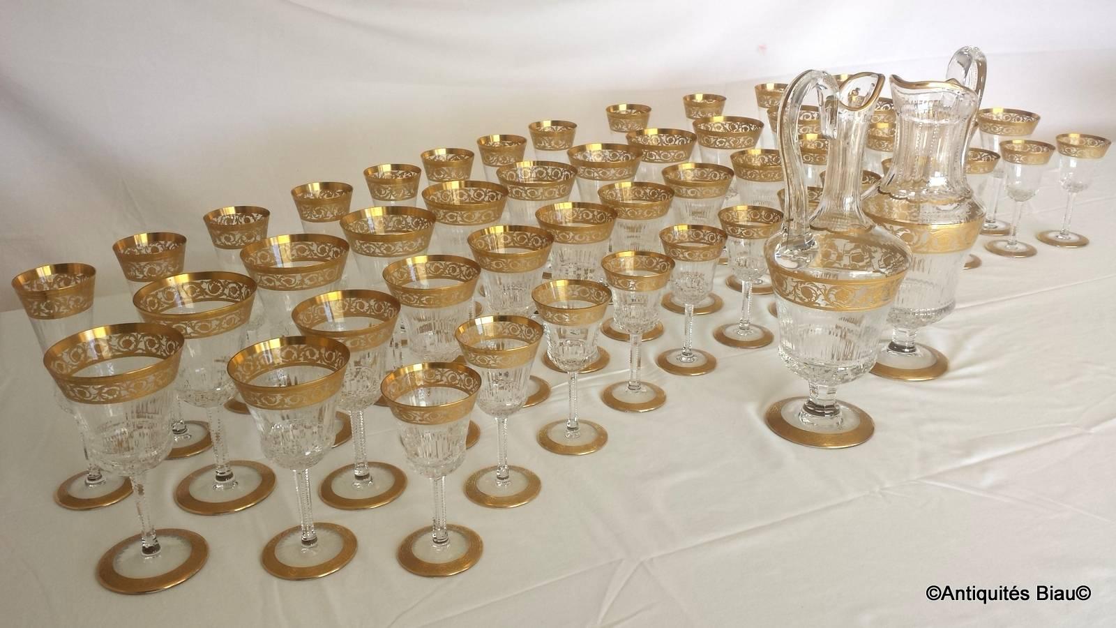 48 Glasses and Two Decanters in Crystal Saint, Louis Thistle Gold Model In Excellent Condition In Manduel, FR