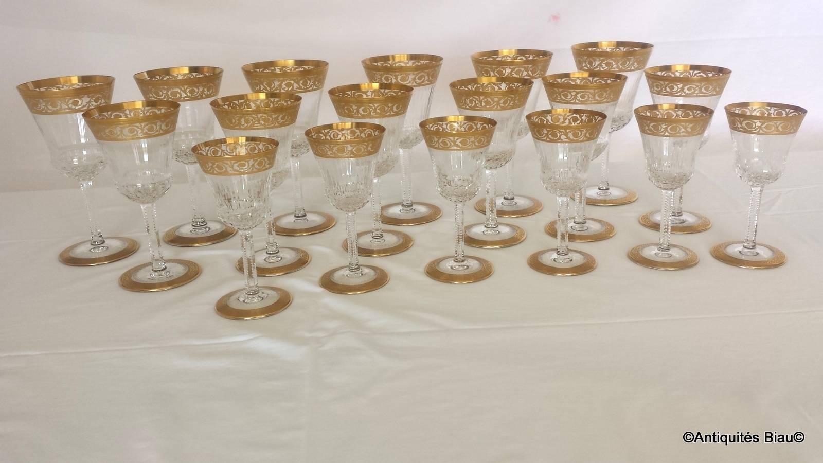 Early 20th Century 18 Glasses and Decanter in Crystal St Louis Thistle Gold Model, French For Sale