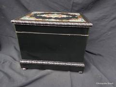 Tantalus Box in Boulle Multi-color Marquetry Napoleon III Period, 19th Century
