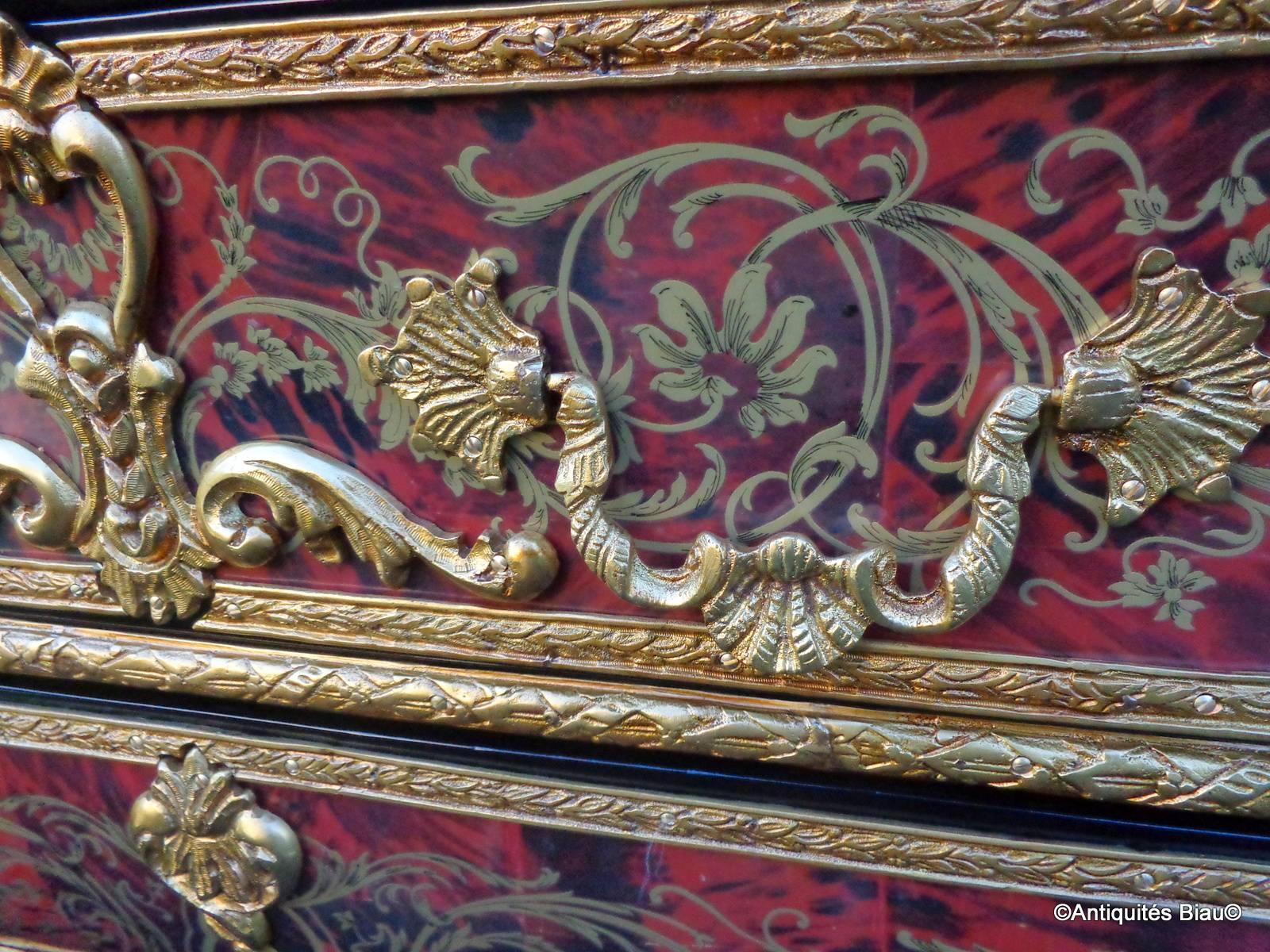 Dresser in Boulle Marquetry Luxury Manufacturing, circa 1970 For Sale 3