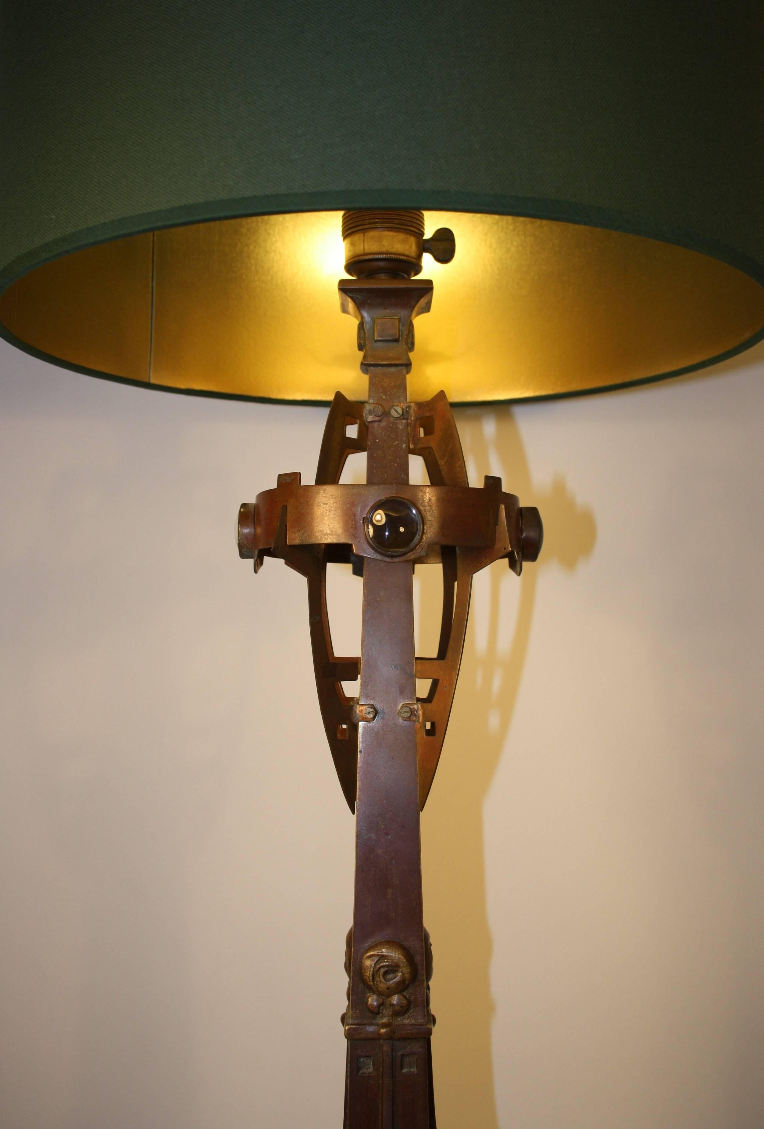 Early 20th Century Art Nouveau Paul Hamesse Bronze Table Lamp, 1904