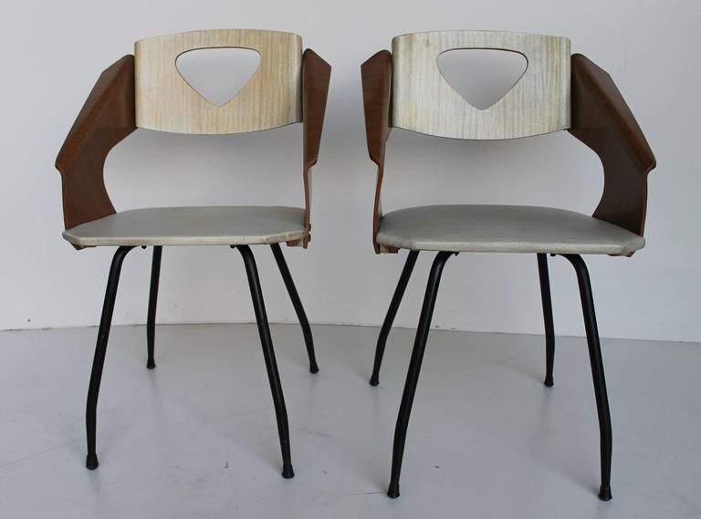Two beautiful original Carlo Ratti chairs, manufactured by his company Industria Legni Curvati, based in Lissone, Milan.

