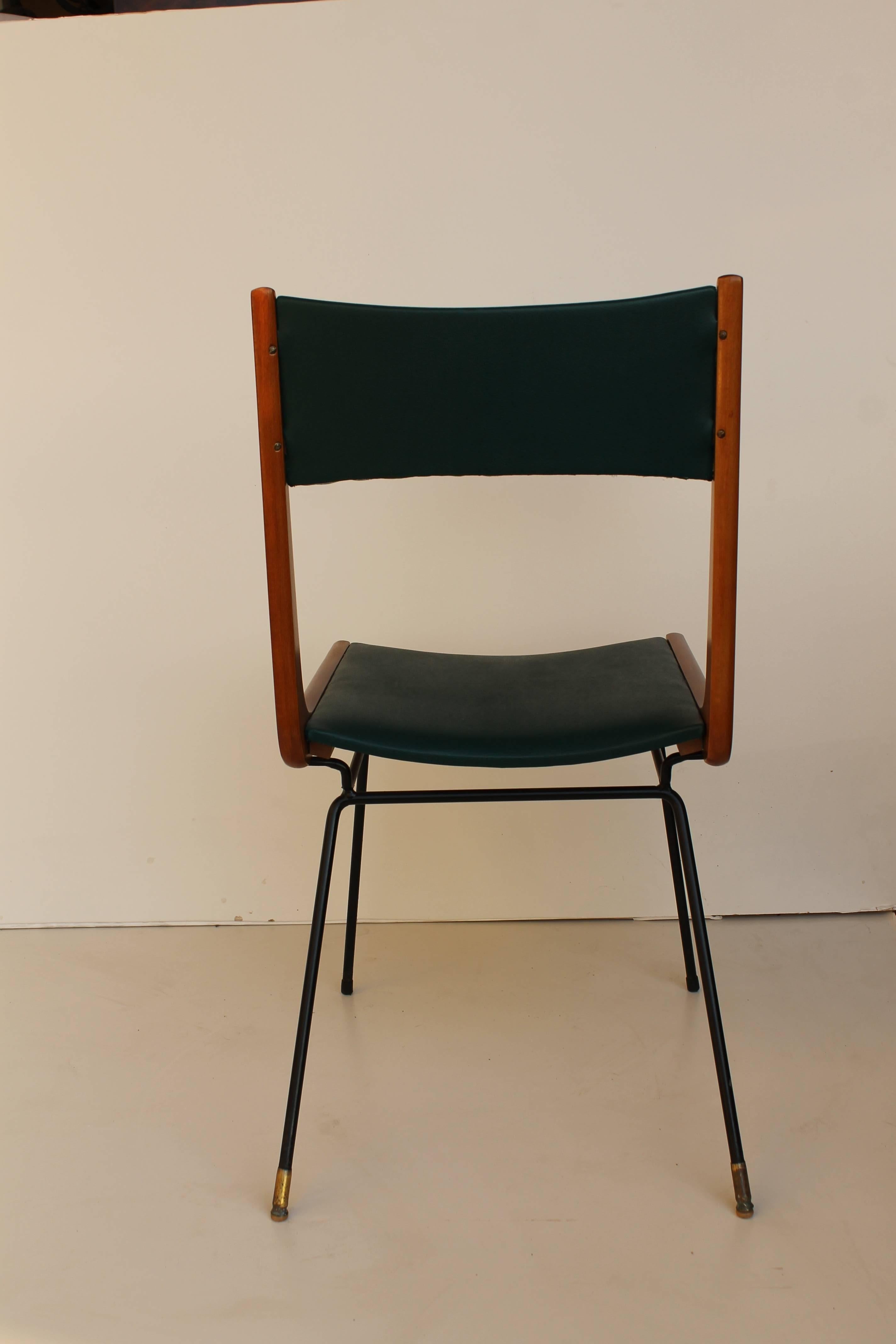 Schöner Bumerang-Stuhl von Carlo de Carli.

 