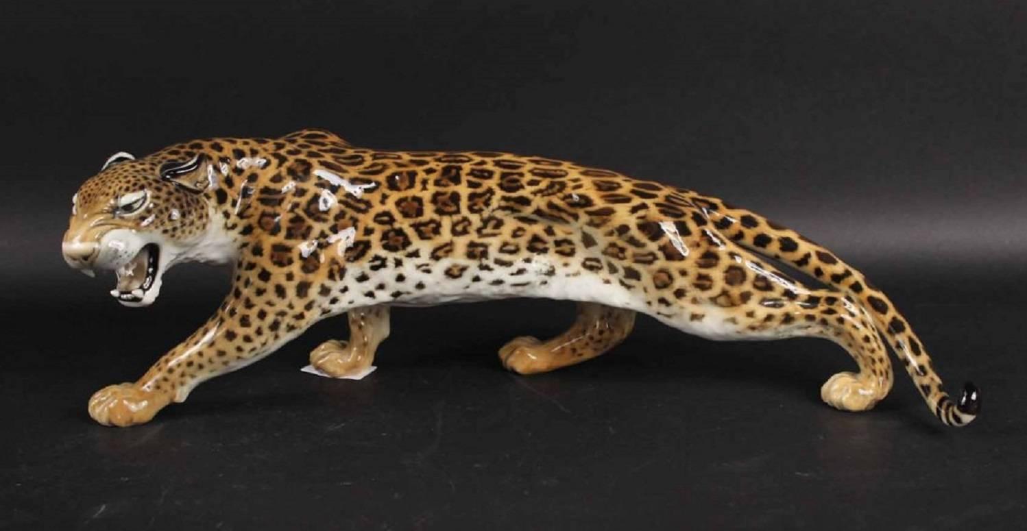Mid-20th Century Porcelain Leopard Sculpture by the Hutschenreuther Company In Good Condition In Houston, TX