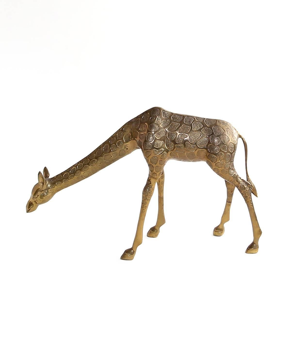 Hollywood Regency Vintage Medium Sized Cast Bronze Giraffe Sculpture in High Detail Relief For Sale