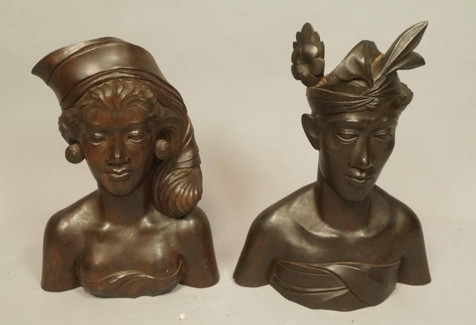 Pair of Carved Wooden Busts of Natives from Indonesia For Sale 1