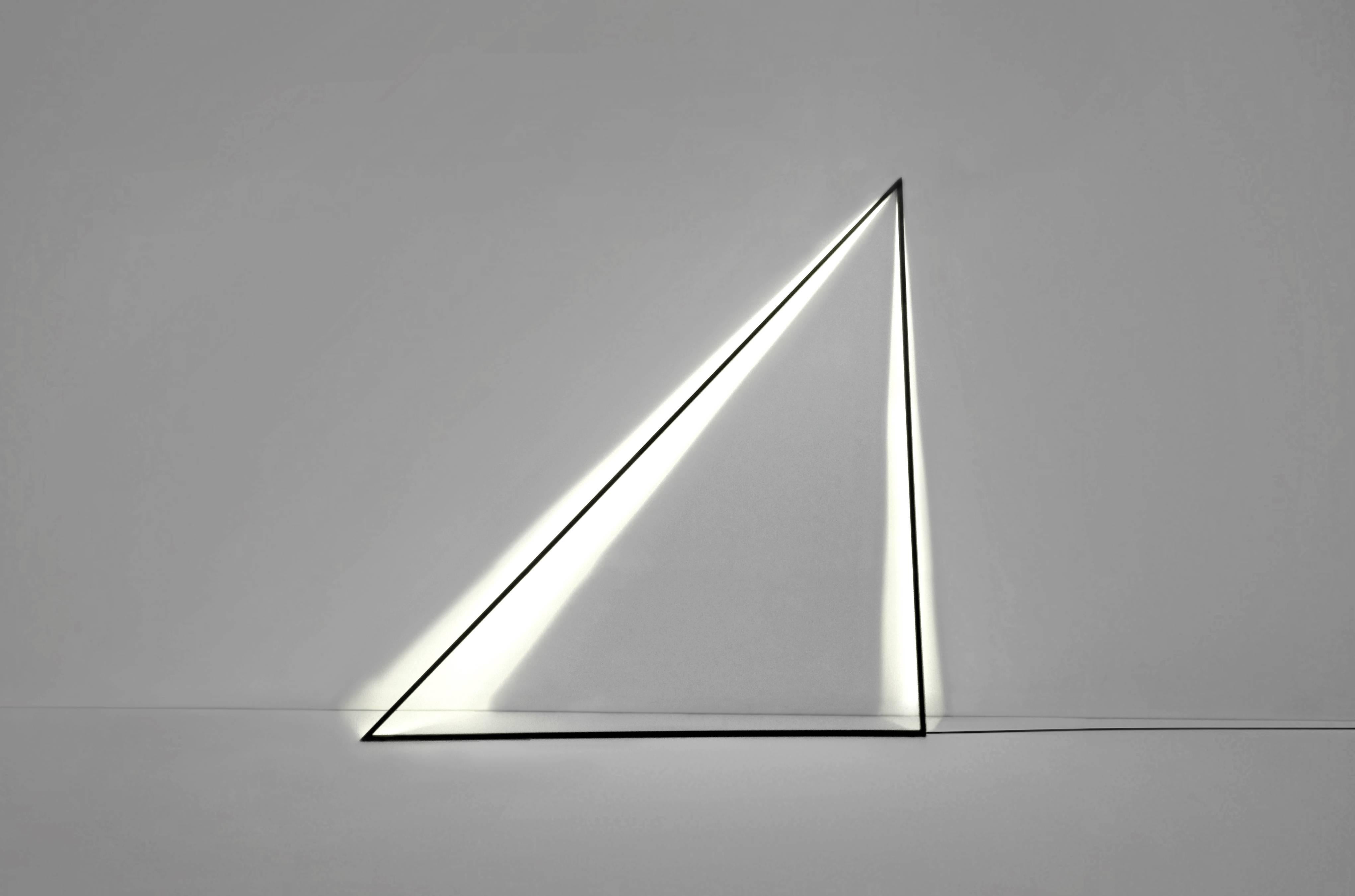 45 Powder-Coated Aluminum Minimal Geometric Sculptural Floor Lamp Light Object For Sale