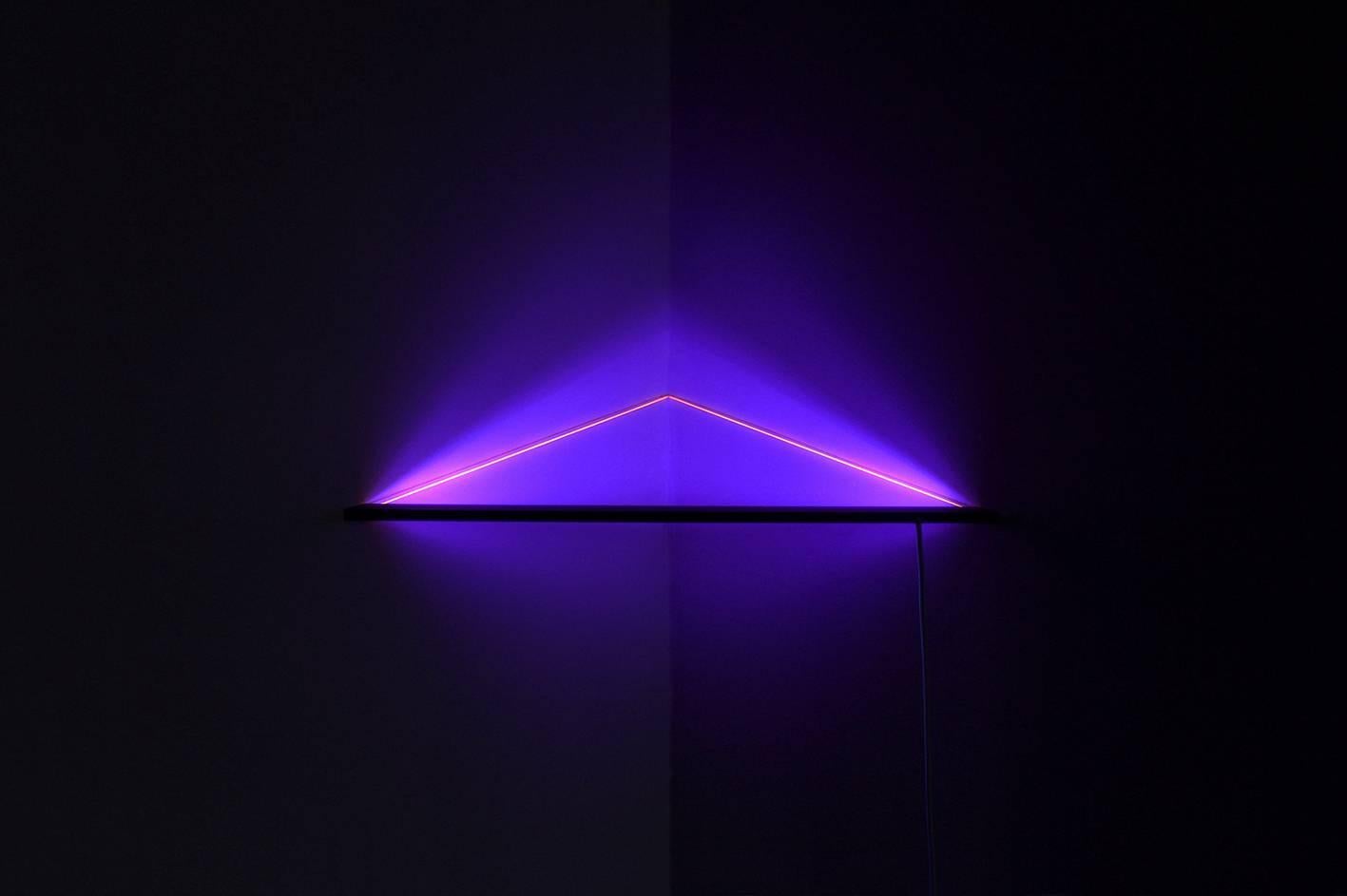 Contemporary UV Powder-Coated Aluminium Minimal Geometric Sculptural Wall Lamp Light Object For Sale